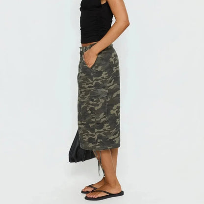 Women’s Longline Camo Cargo Shorts – Versatile Wardrobe Essential