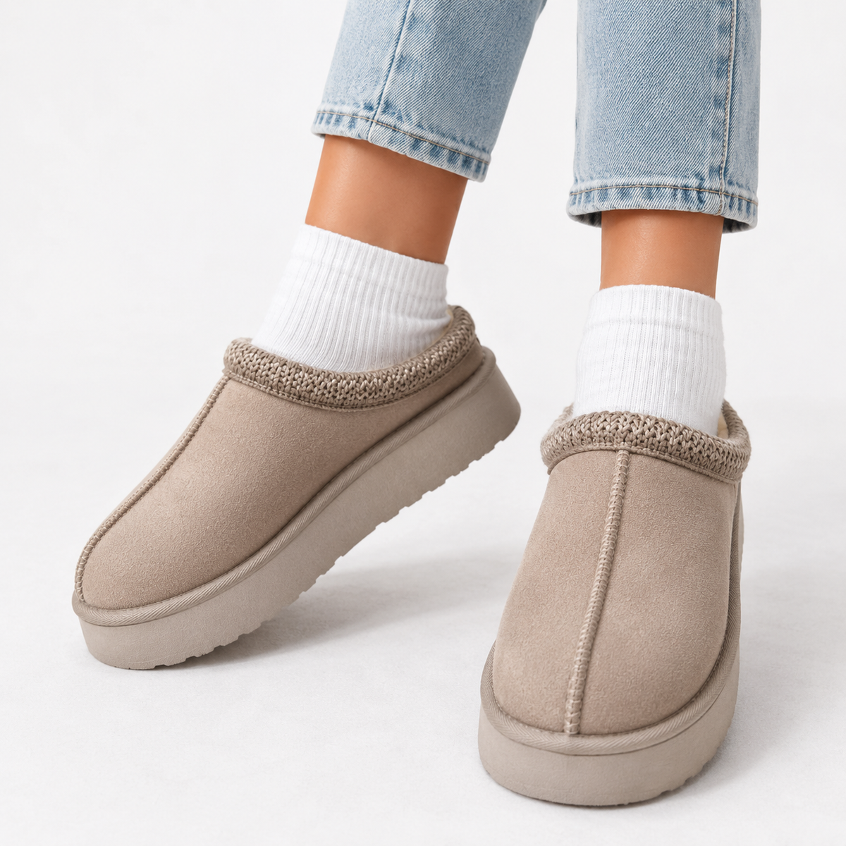 Women’s Winter Slippers – Warm Fur Lined Slip On House Shoes – Warm Indoor Footwear
