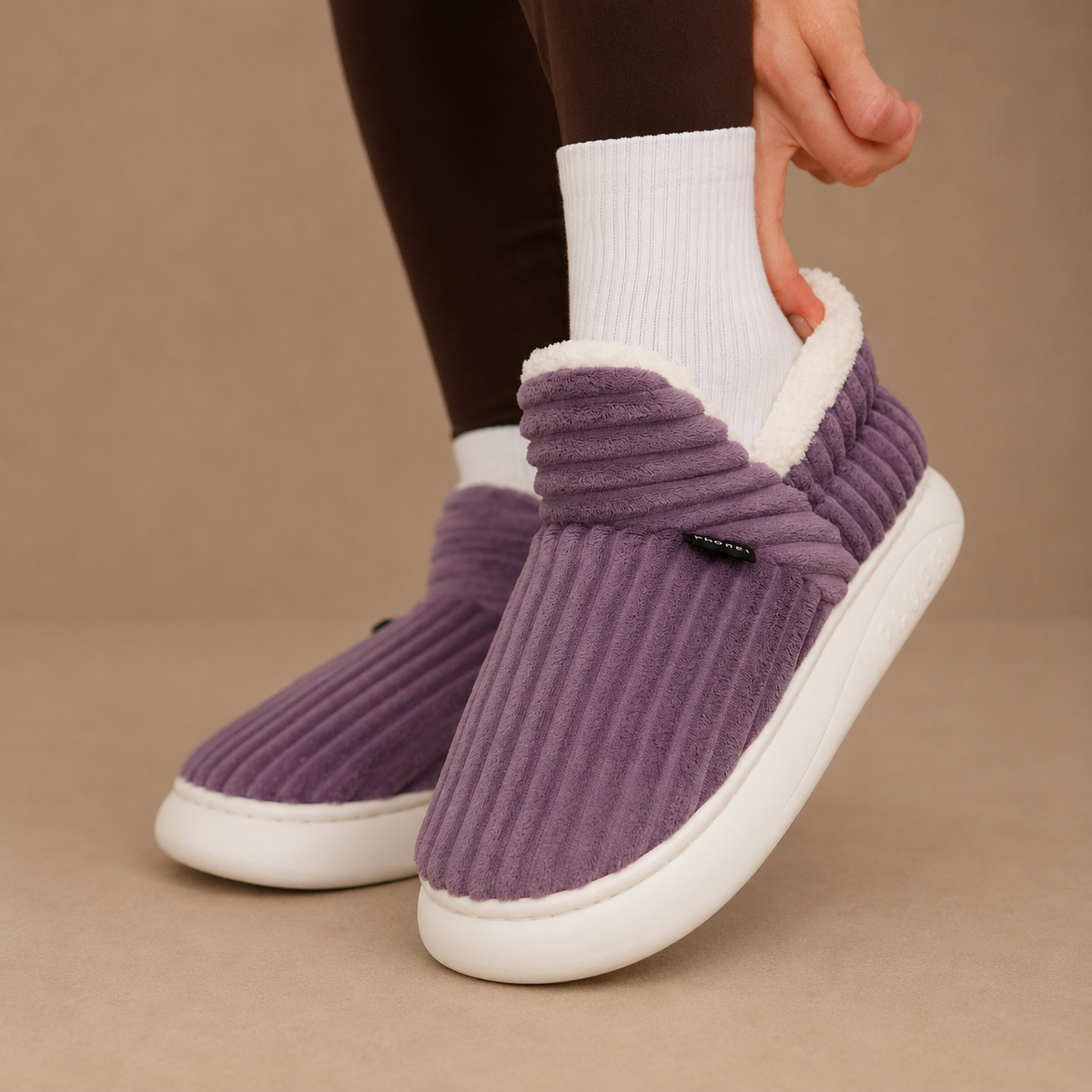 Women’s Winter Slippers – Warm Fleece Lined Slip-On House Shoes – Warm Indoor Footwear